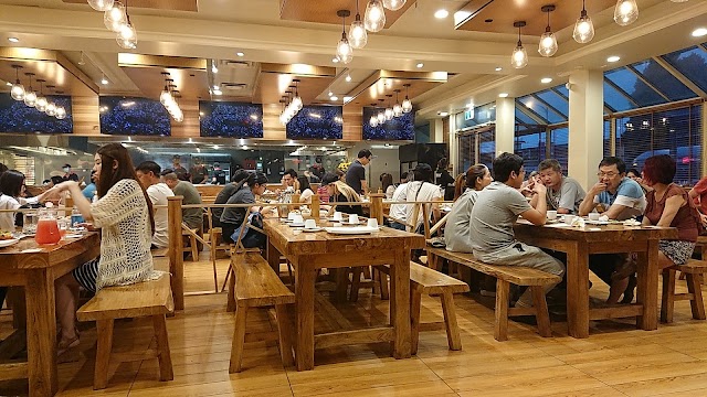 Happy Tree House BBQ Kingsway