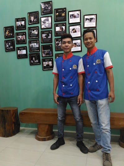 Photos of Sir Salon HM. JONI