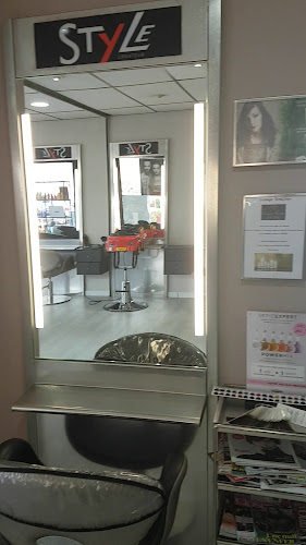Opinii despre Style Créateur Coiffure în Vitrolles - Salon de coiffure