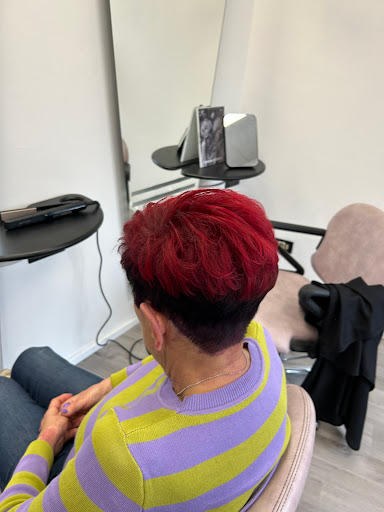 T&B Hair Stylist - Thumbnail