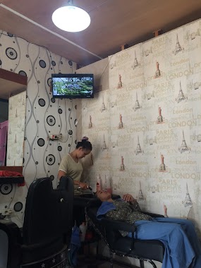 Azri Barbershop & Salon, Author: citra mawar resni