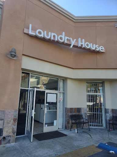 Laundry House | Wilmington Laundromat and Wash & Fold - Thumbnail