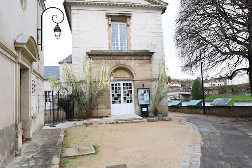 Library De Nemours