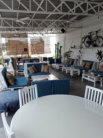 Birdnest Collective Cafe & Guesthouse by null