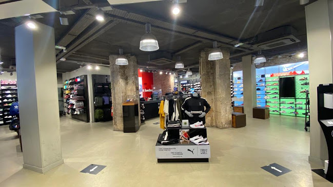 Avis sur Foot Locker à Paris - Magasin de chaussures