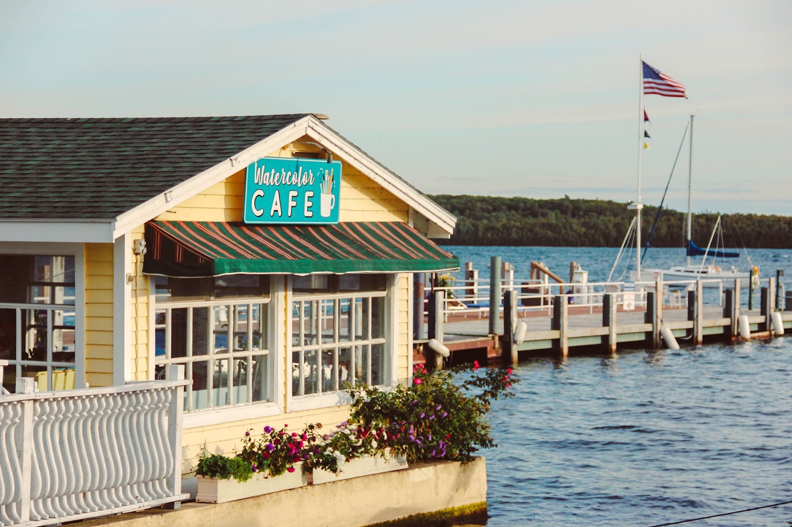 Watercolor Cafe — photo 1