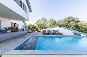 Photo n°3 de GHSB Création à Lavilleneuve-au-Roi (Magasin de matériel pour piscines)