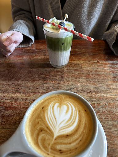 Mow's Coffee - Visual