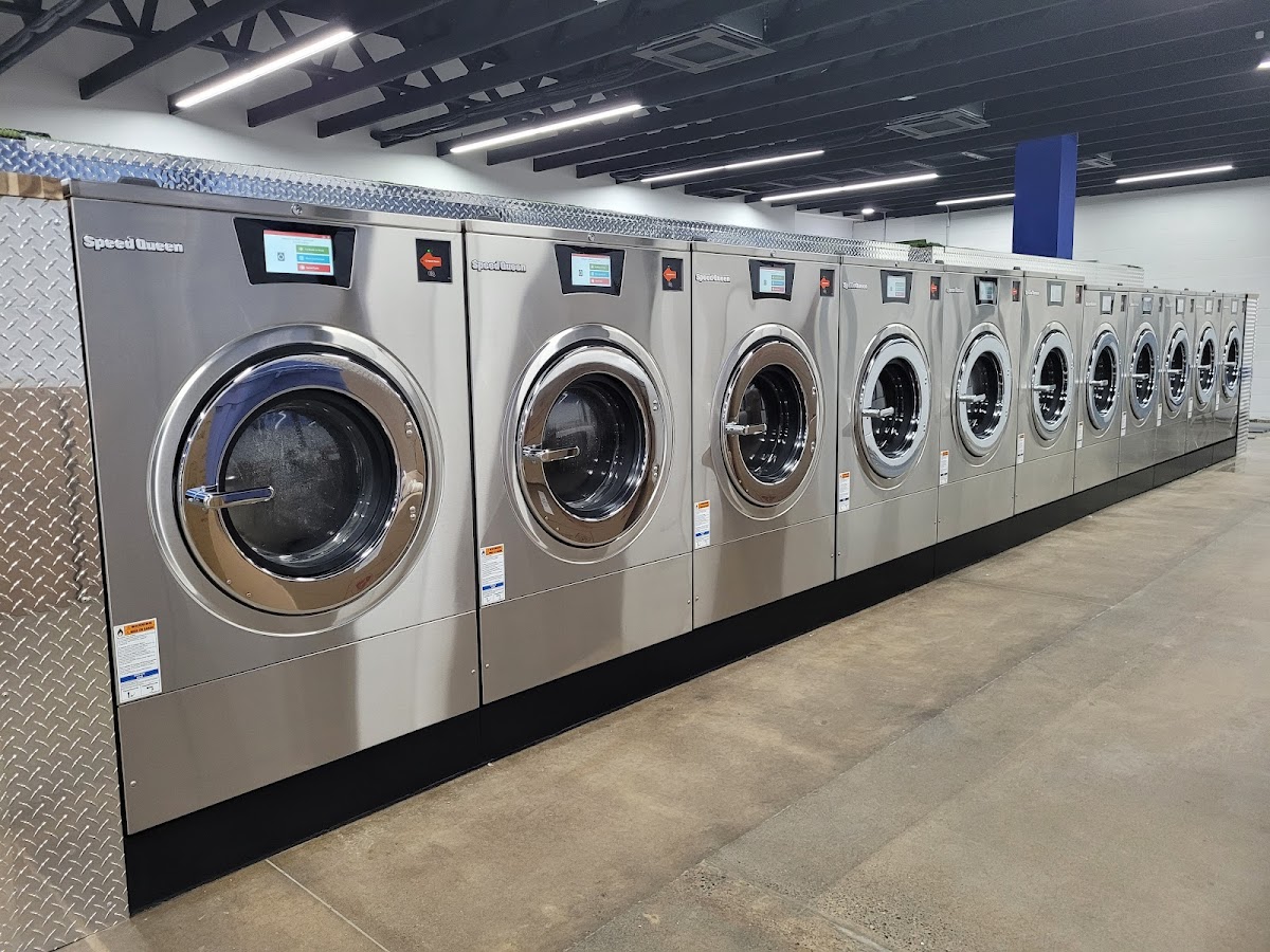 Brax Laundry - Oregon City facility with washing machines in Portland