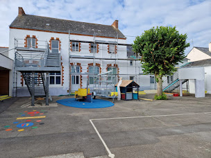 Photo n°4 de ALLIOT GENERATION PEINTURE à La Turballe (Poseur de moquette)