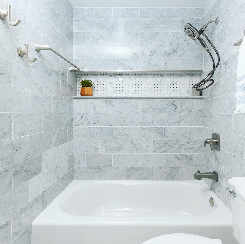 Calvary Contractors in Gainesville, VA - Tub Reglazing Services