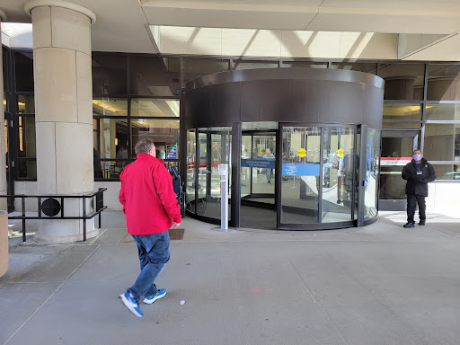 Mayo Clinic, St. Mary's Campus Main Entrance - Thumbnail