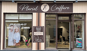 Photo n°2 de Pluriel Coiffure à Laval (Salon de coiffure)