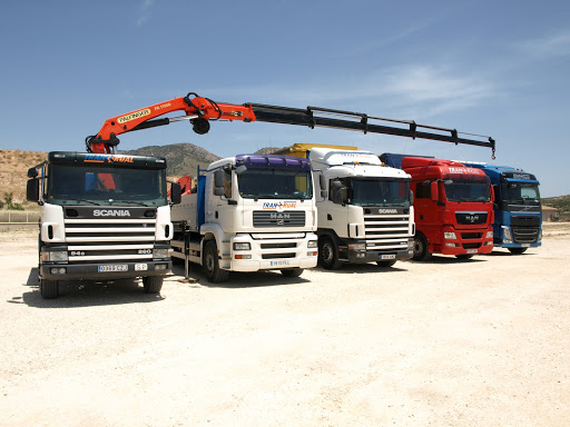 TRANSPORTES Y GRUAS ALGUEÑA ,S.L