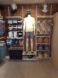 Photo n°4 de Jules La Cotinière - Fermé à Saint-Pierre-d'Oléron (Magasin de smokings)