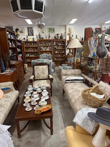 Debbie's Treasure Warehouse - Thumbnail