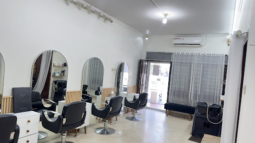 MyVie Salon Dan Make Up