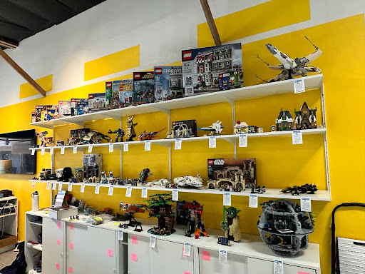 Bricks & Minifigs San Diego North - Thumbnail