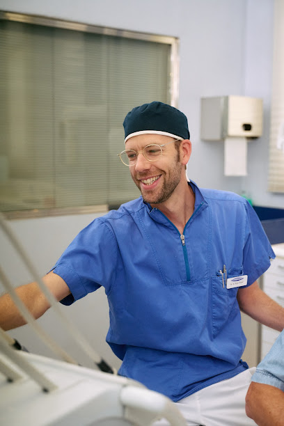 Clínica Dental Doctor Rojo