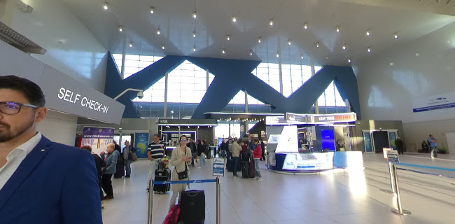 Opinii despre Aeroportul Internațional Henri Coandă București în Otopeni - Închiriere de mașini