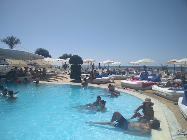 C Flow Beach Resort