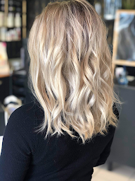 Photo n°20 de La Beauté By Cathy à Carhaix-Plouguer (Salon de coiffure)