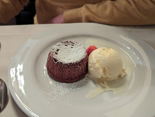 Noah's Restaurant & Lounge Gallery - United States
