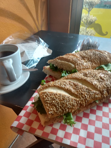 Café Moustach - Thumbnail