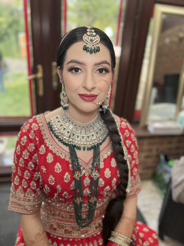 Minal Maugi Indian Bridal Makeup Artist - Makeup Artists in Harrow