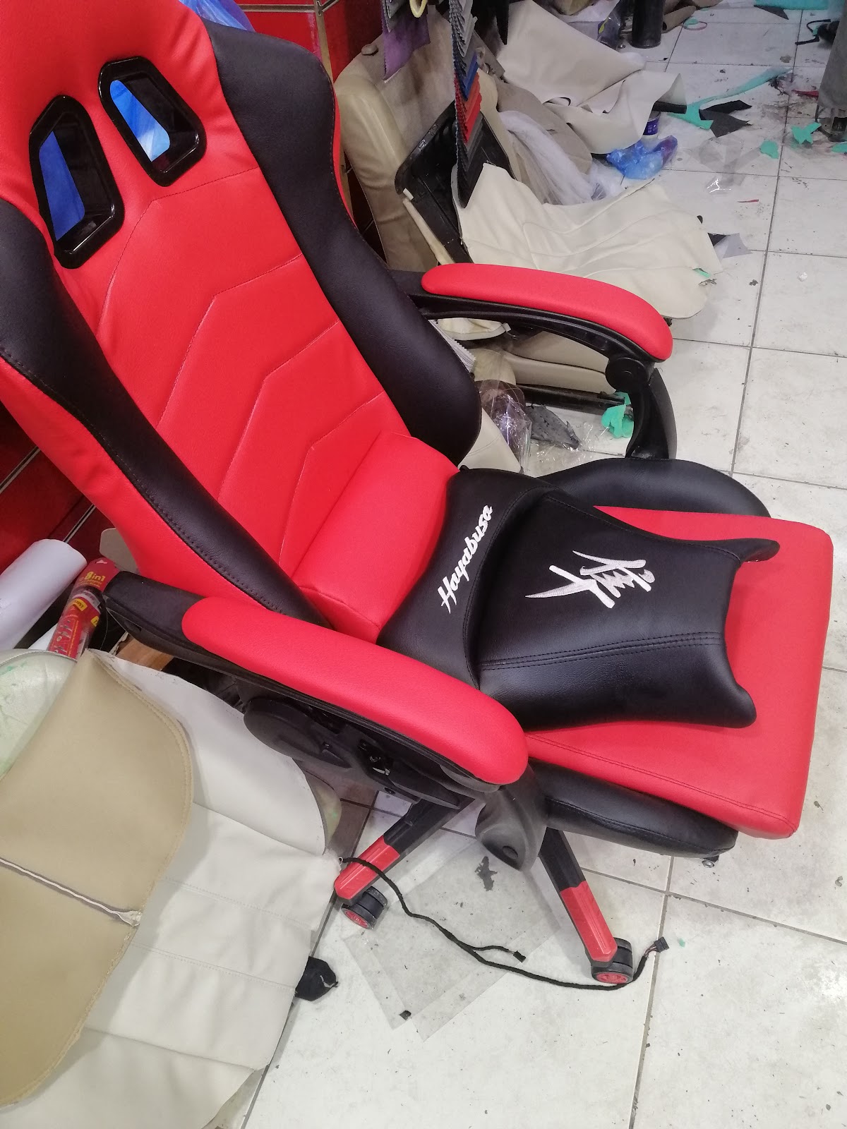 مؤسسة فيولا(دبي ) لزينة السيارات- تلبيس وتنجيد كراسي وتنجيد كراسي حلاقة وسراير مساج - صورة 2