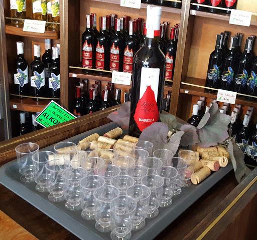 Lion-Gri Europe. Wina mołdawskie Wina mołdawskie bezalkoholowe Koniaki Woda alkaliczna Monchique