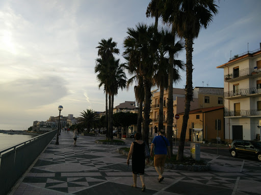 Holiday Beach Sas Di Crusco & C.