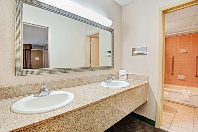 Photos of Ramada Overland Park