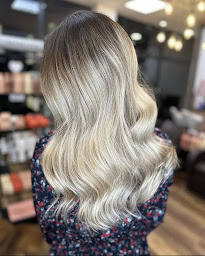 Photo n°8 de Hairdresser à Cognac (Salon de coiffure)