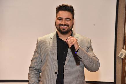 Af1qippnioloa4qnqnuap88oex5oblaiiwhubkbclzly=s435 K No