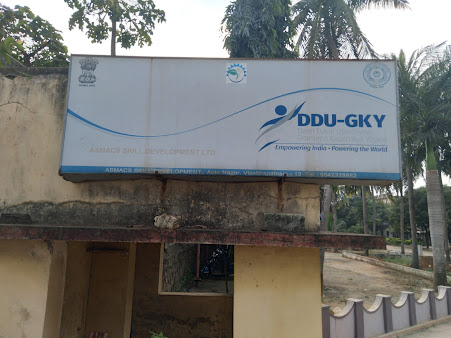 Af1qippnkhrc2ykbrrh9qq8osuz3r225lxbn5cmu6geb=s451 K No