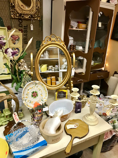 Antiques At Annapolis - Thumbnail