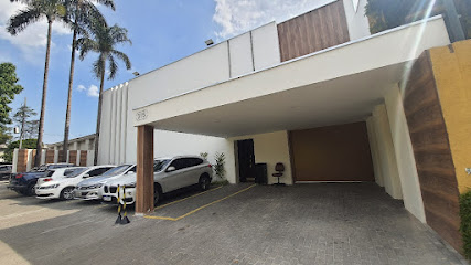 Dr. Thomas Benson - Cirurgia Plástica