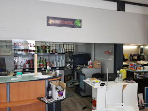 Photo n°4 de Espace Revêtements PYRÉNÉES PEINTURES à Lannemezan (Magasin de papiers peints)