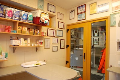 Photos of Animal shelter's veterinary clinic
