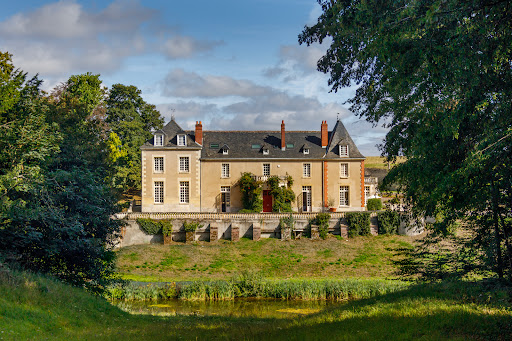 Photo de Château de la Huberdière : Chambres d'hôtes, piscine chauffée, salle de réception et mariage, centre val de Loire