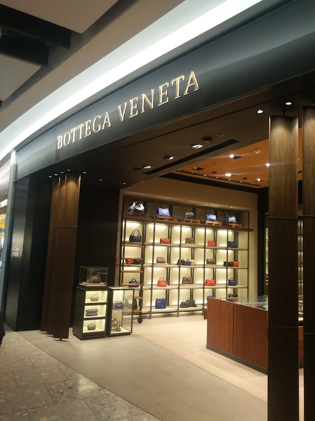 Bottega Veneta London Heathrow Airport Terminal 2