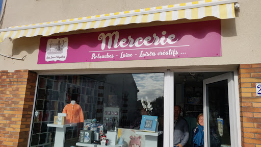 Mercerie et Ateliers tricot | AUX JEUX D'AIGUILLES