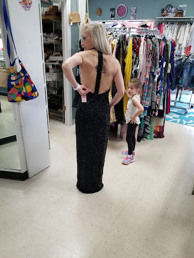 Curvacious Consignment - Thumbnail