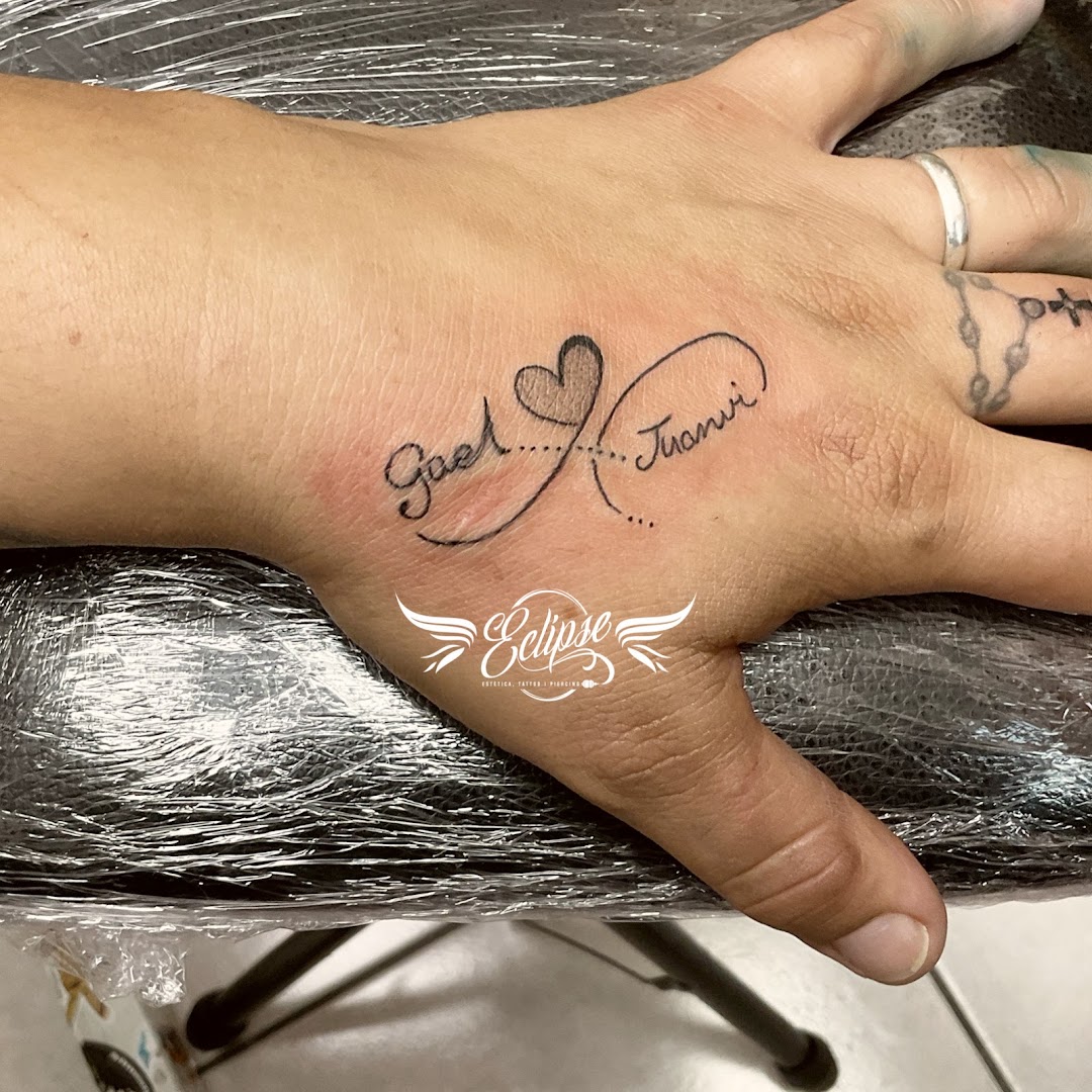 Juanro tattoo y piercing (estudio de tatuaje y piercings)