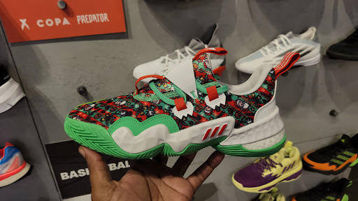 adidas Store Santa Monica - Thumbnail
