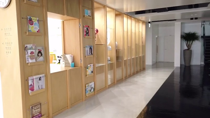 東洋理容美容専門学校 本館