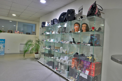 School Terrade Brive-La-Gaillarde - Training Esthétique, Coiffure, Makeup & Spa - Thumbnail