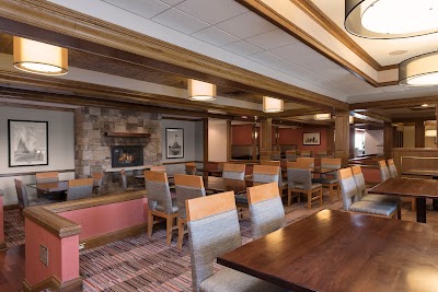 Photos of DoubleTree By Hilton Grand Rapids Airport