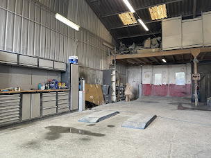 Photo n°21 de Nh inter carrosserie à Vic-la-Gardiole (Atelier de carrosserie automobile)